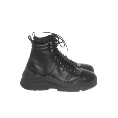 Laced boots (Black) from Selbi