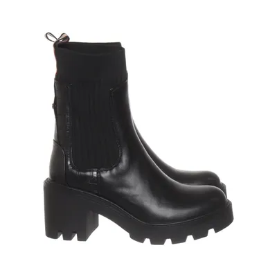 Chelsea boots (M-633) from Erynn