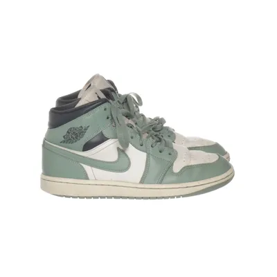 Sneakers (Air Jordan 1 Mid "Jade Smoke") från Nike Air Jordan