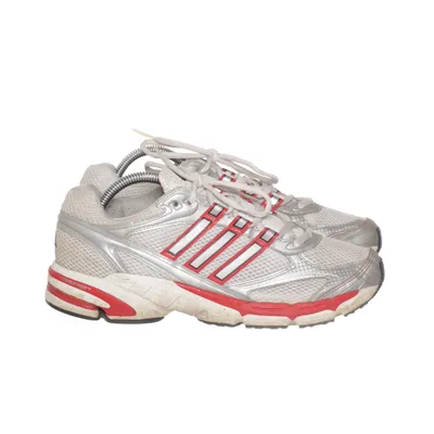 Sneakers (Response Cushion) från Adidas