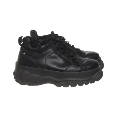 Sneakers (Black) from Altercore