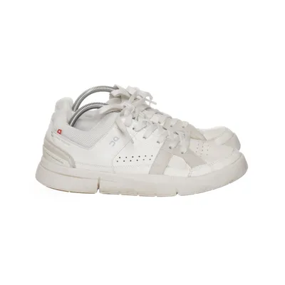 Baskets (Blanc, Gris) de Q.C.