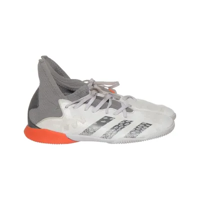 Football shoes (Predator Freak.3) from Adidas