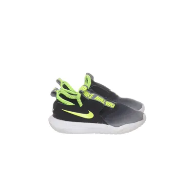 Walking shoes (Black) from Nike