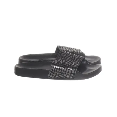 Slip-ins (Black, Silver) from Gezer