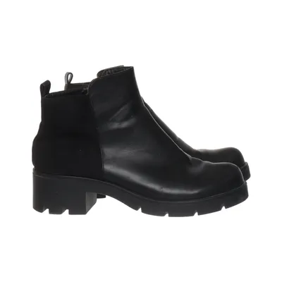 Enkellaarzen (Zwart) van Lucky Shoes