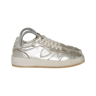 Baskets (Argent) de Philippe Model