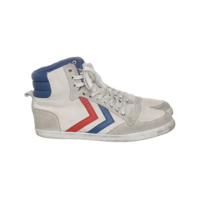 Basketball shoes (White, Blue, Red) from Hummel