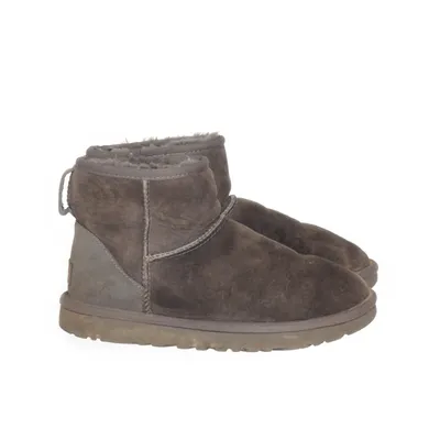 Boots (Classic Mini) från UGG Mocka