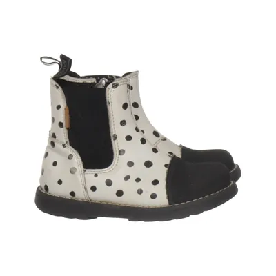 Boots (Pippi) från Kavat Skinn