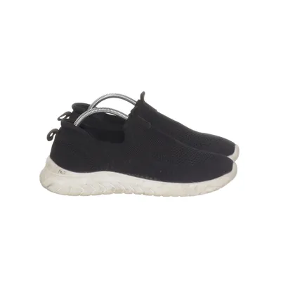 Trainers (Black) from Vty