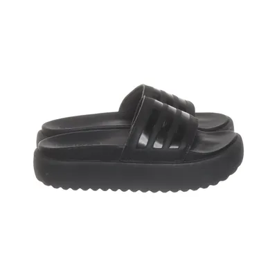 Hjemmeskor (HQ6179) fra Adidas