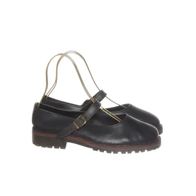 Walking shoes (Black) from Kinnasko