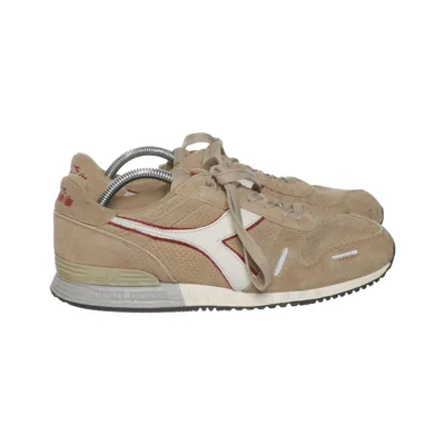 Baskets (Beige, Blanc, Rouge) de Diadora