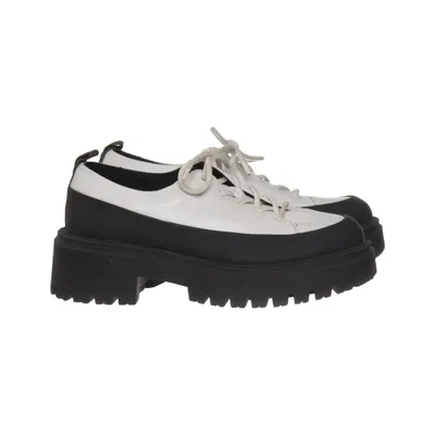 Sneakers (White, Black) from Catwalk