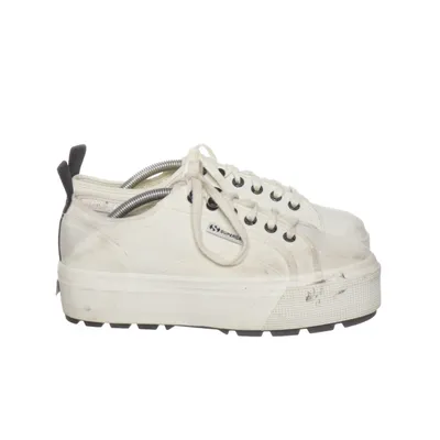 Chaussures en toile (Blanc) de Superga