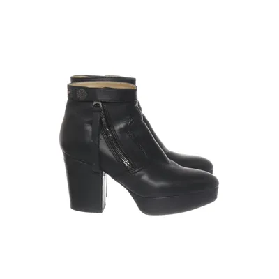 Stövletter (Svart) från Acne Skinn