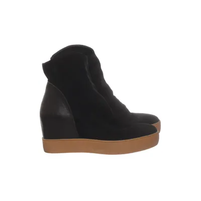 Ankle boots (Black, Brown) from Shoe the Bear