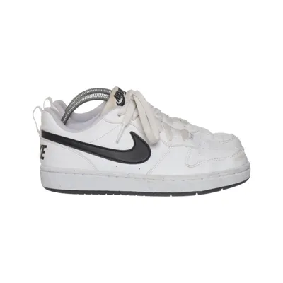 Baskets (Court Borough Low 2) de Nike