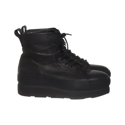 Laced boots (Black) from Gram