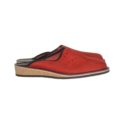 Clogs (Red) from Skoindustrimuseet Kumla Leather