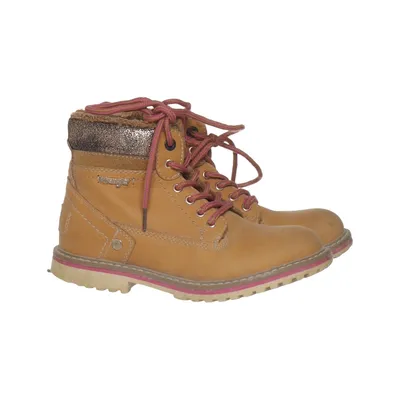 Laced boots (Brown, Pink) from Wrangler