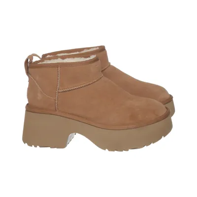 Enkellaarzen (Classic Ultra Mini New Heights. ) van UGG Suède