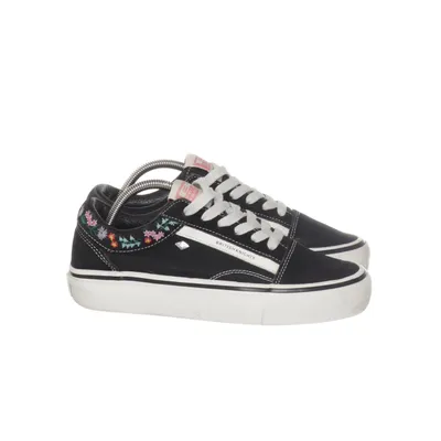 Sneakers (Black) from British Knights