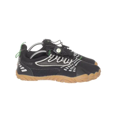 Walking shoes (Black, Gray) from Saguaro