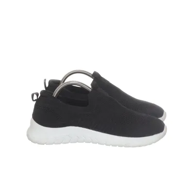 Walking shoes (Black) from Vty