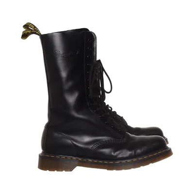 Laarzen (1914) van Dr. Martens