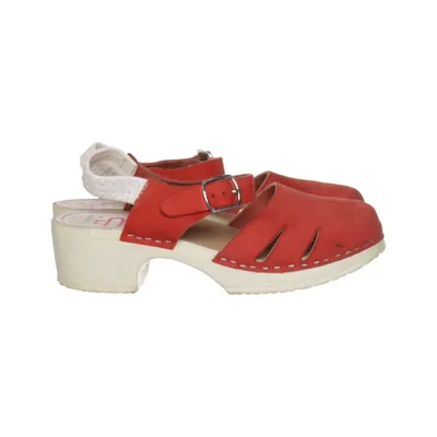 Clogs (Red) from Vårdväskan Leather
