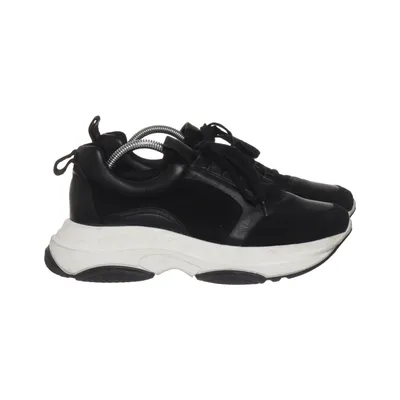 Baskets (Noir, Blanc) de KMB