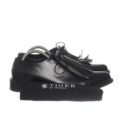 Derbyskor (Svart) från Tiger of Sweden
