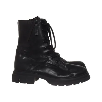 Laced boots (Black) from Leone