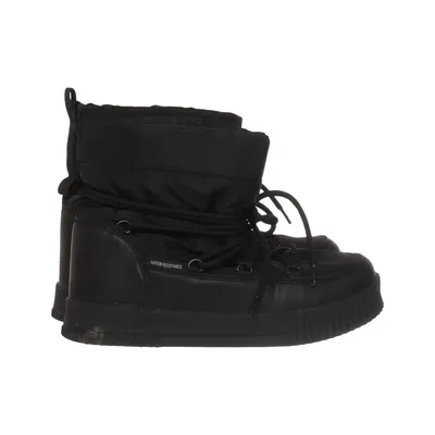 Laced boots (Black) from MyWear