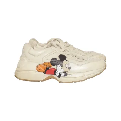 Sneaker (Rhyton) von Jia Jia