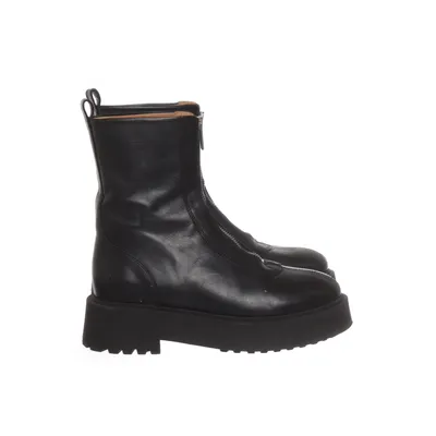Bottines (Noir) de Flattered