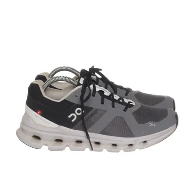 Trainers (Gray) from On Cloud
