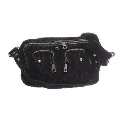 Axelremsväska (Svart) från Núnoo