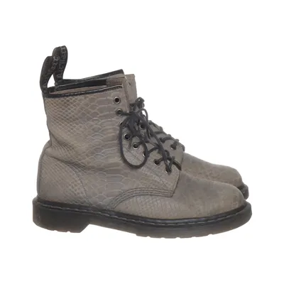 Laced boots (1460) from Dr. Martens