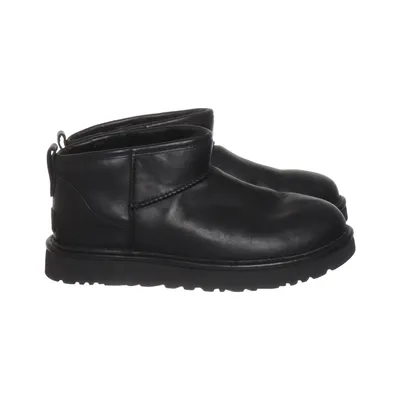 Boots (Classic Ultra Mini) från UGG Skinn