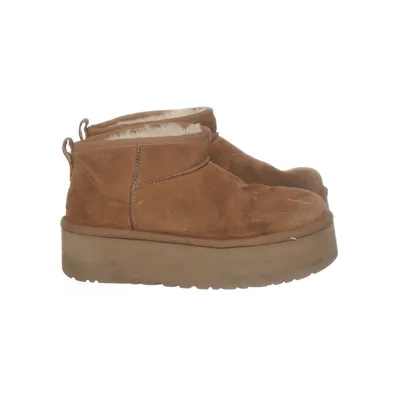 Boots (Classic Ultra Mini Platform) från UGG Mocka