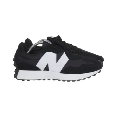Sneakers (327) från New Balance Skinn