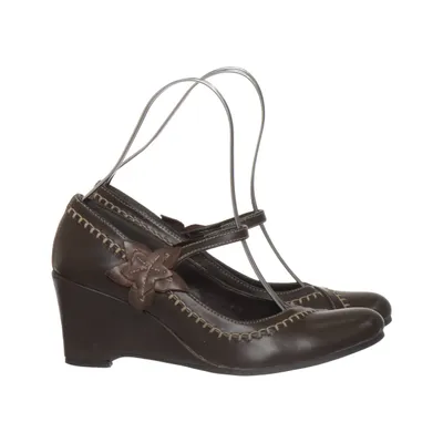 Wedges (Brown) from Bullboxer
