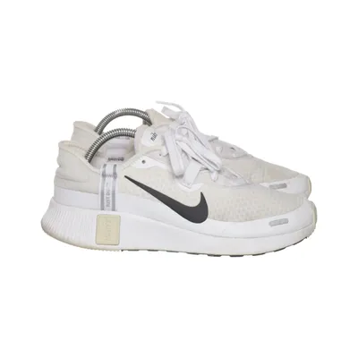 Running shoes (White, Black) from Nike