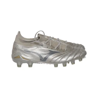 Football shoes (Morelia Neo) from Mizuno