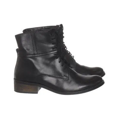 Laced boots (Black) from WERA Stockholm