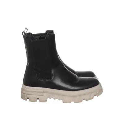 Enkellaarzen (Zwart) van Lucky Shoes