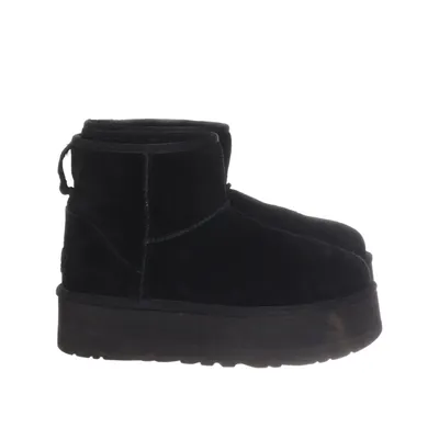 Enkellaarzen (Platform Boot) van UGG Suède